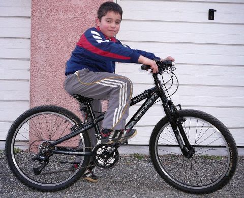 mon grand et son nouveau TREK MT 220 - Junbao - biking66.com
